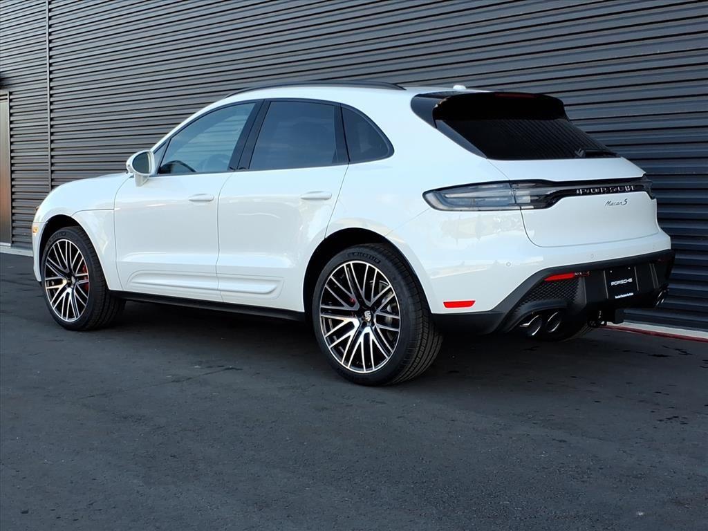 2026 Porsche Macan S photo 3
