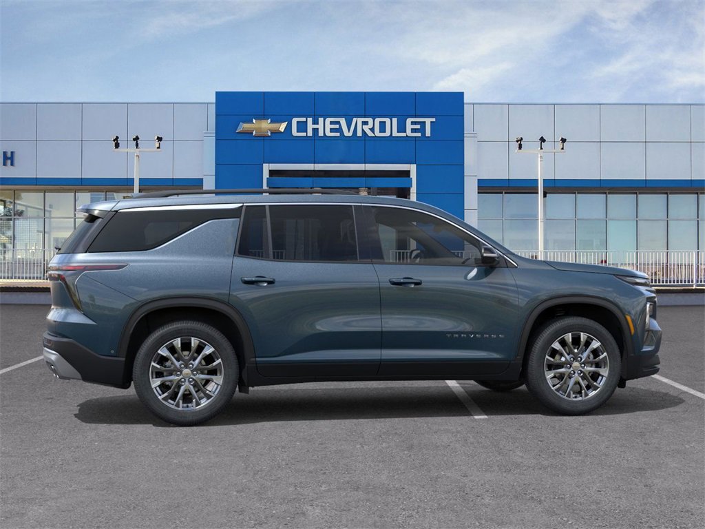 2026 Chevrolet Traverse photo 2