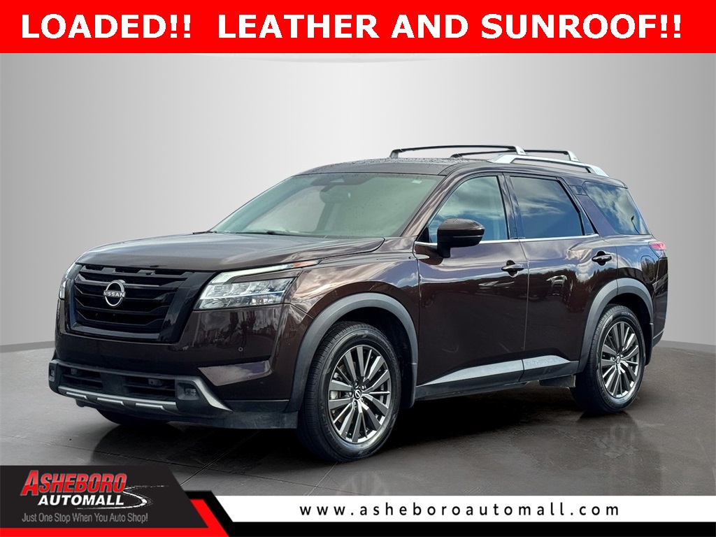 2022 Nissan Pathfinder SL's photo