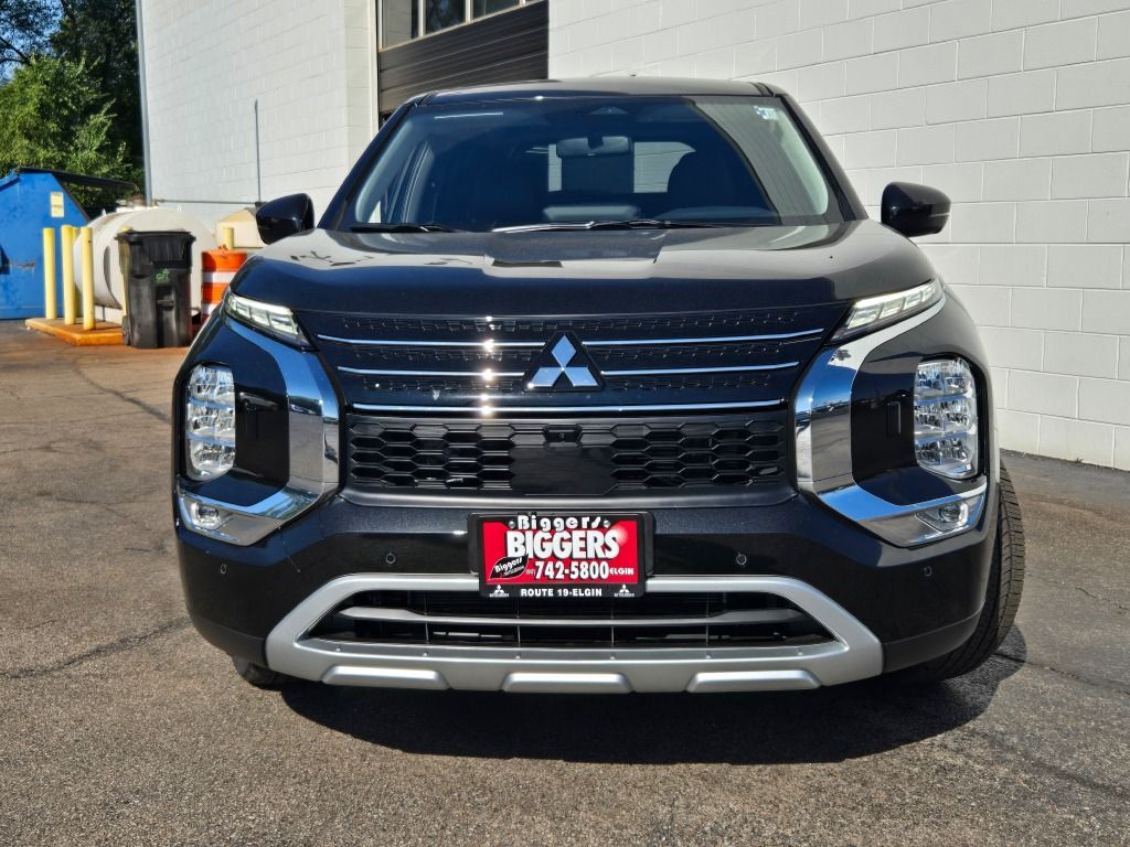 2025 Mitsubishi Outlander PHEV SE photo 2