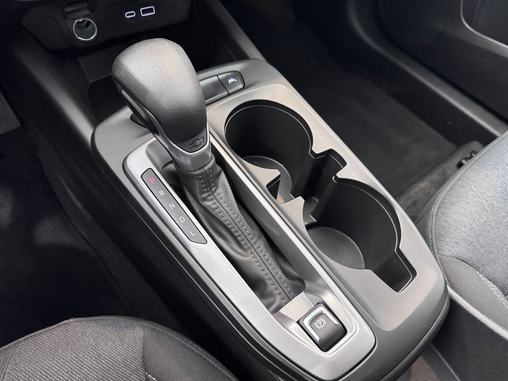 2025 Chevrolet Trax LS photo 16
