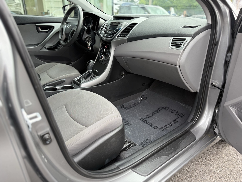 2014 Hyundai Elantra SE photo 19