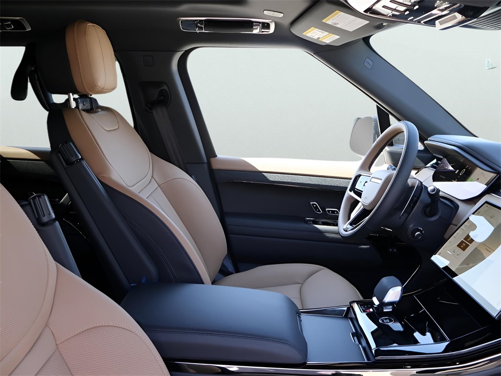 2025 Land Rover Range Rover Sport SE photo 10
