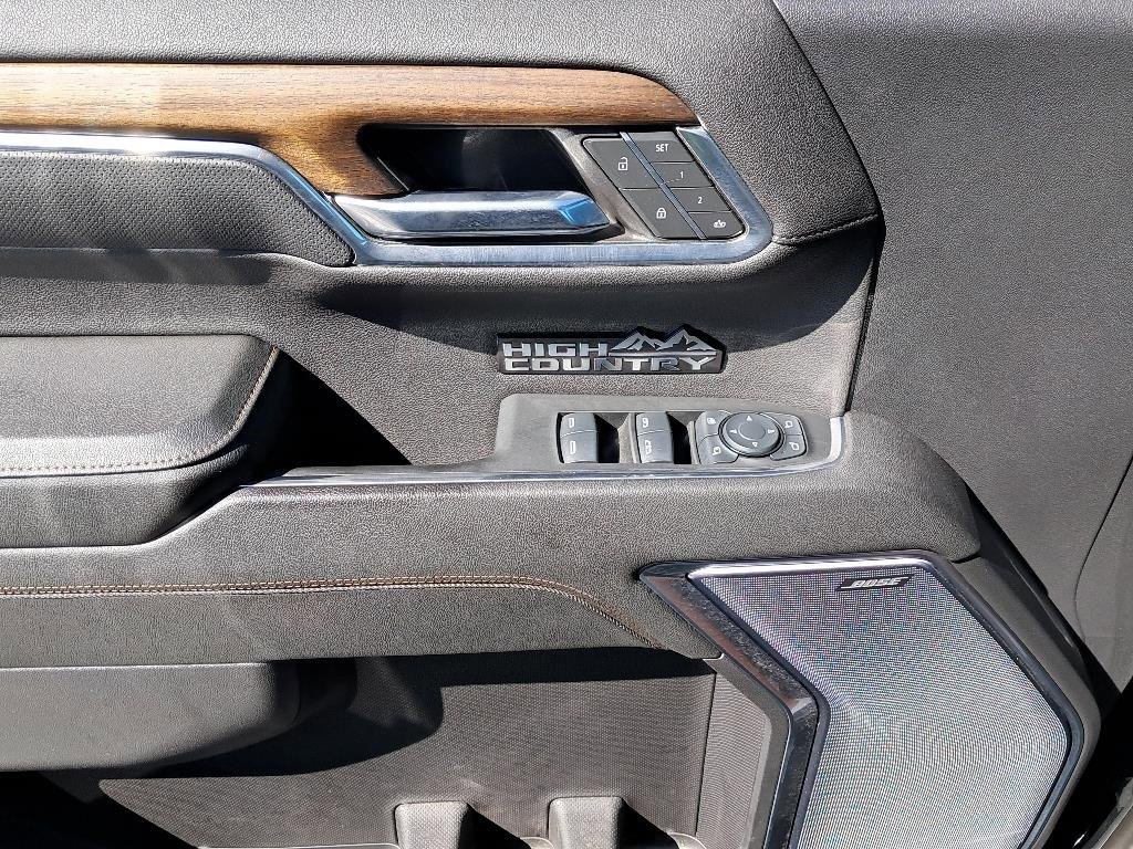 2024 Chevrolet Silverado 1500 High Country photo 9