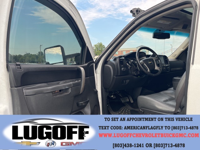 2013 Chevrolet Silverado 2500HD LT photo 2