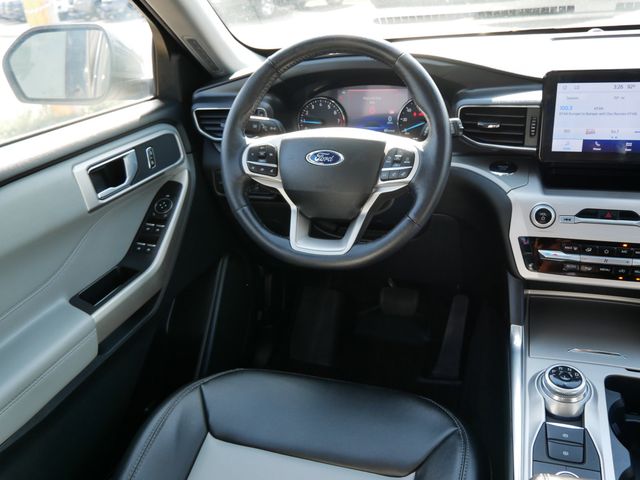 2022 Ford Explorer XLT photo 5