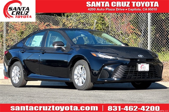 2026 Toyota Camry LE's photo