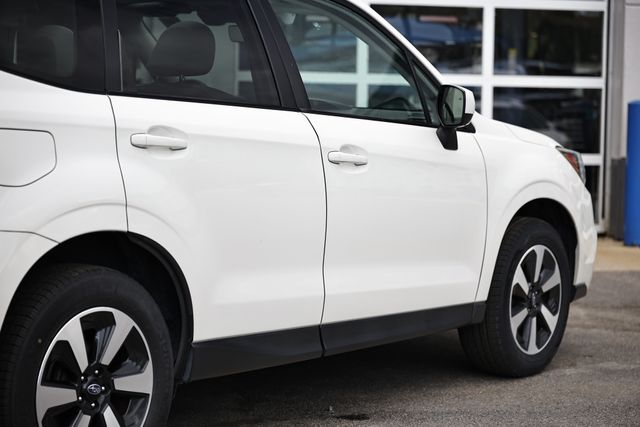 2017 Subaru Forester 2.5i Premium photo 8