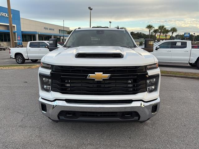 2025 Chevrolet Silverado 3500HD Work Truck photo 2