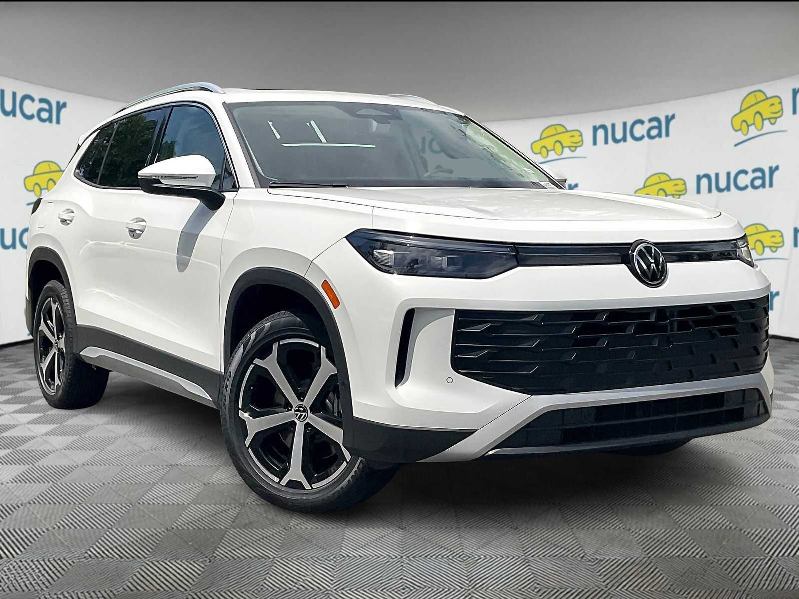 2025 Volkswagen Tiguan SE's photo