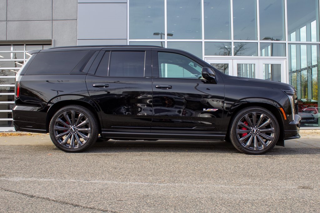 2025 Cadillac Escalade V-Series photo 3