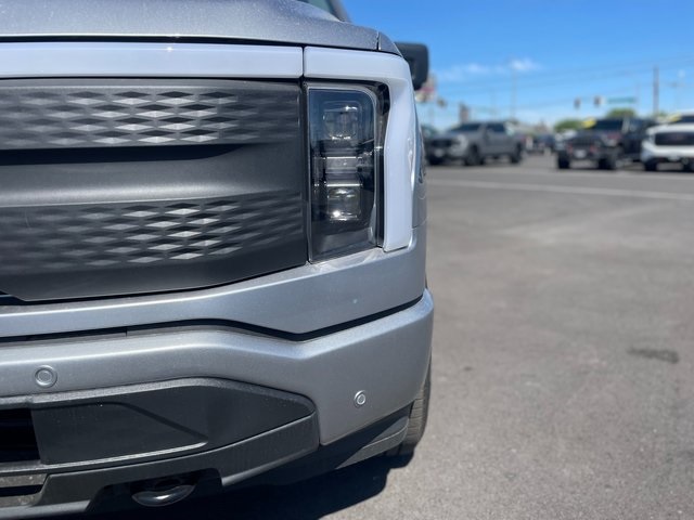 2025 Ford F-150 Lightning Flash photo 7