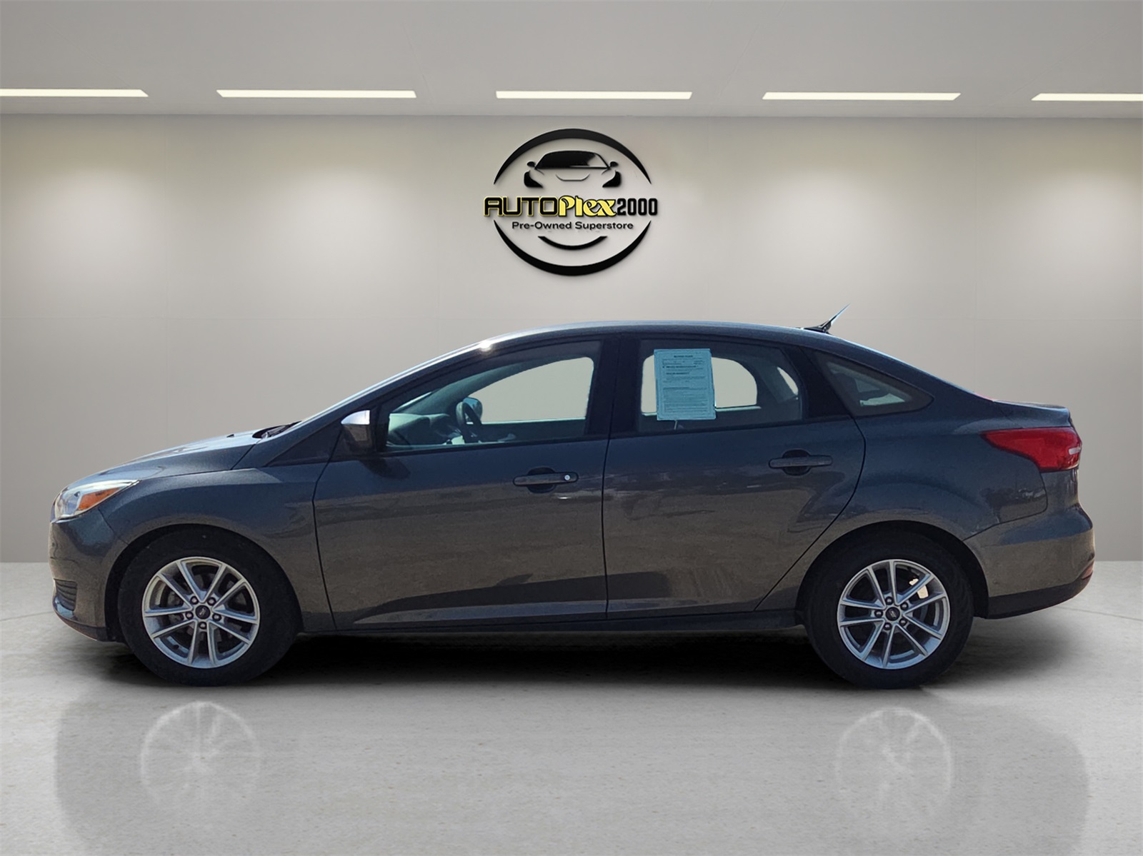 2018 Ford Focus SE photo 4