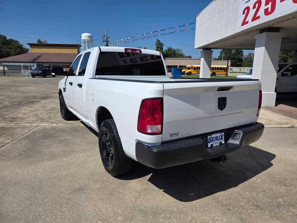 2024 Ram 1500 Classic Tradesman photo 3