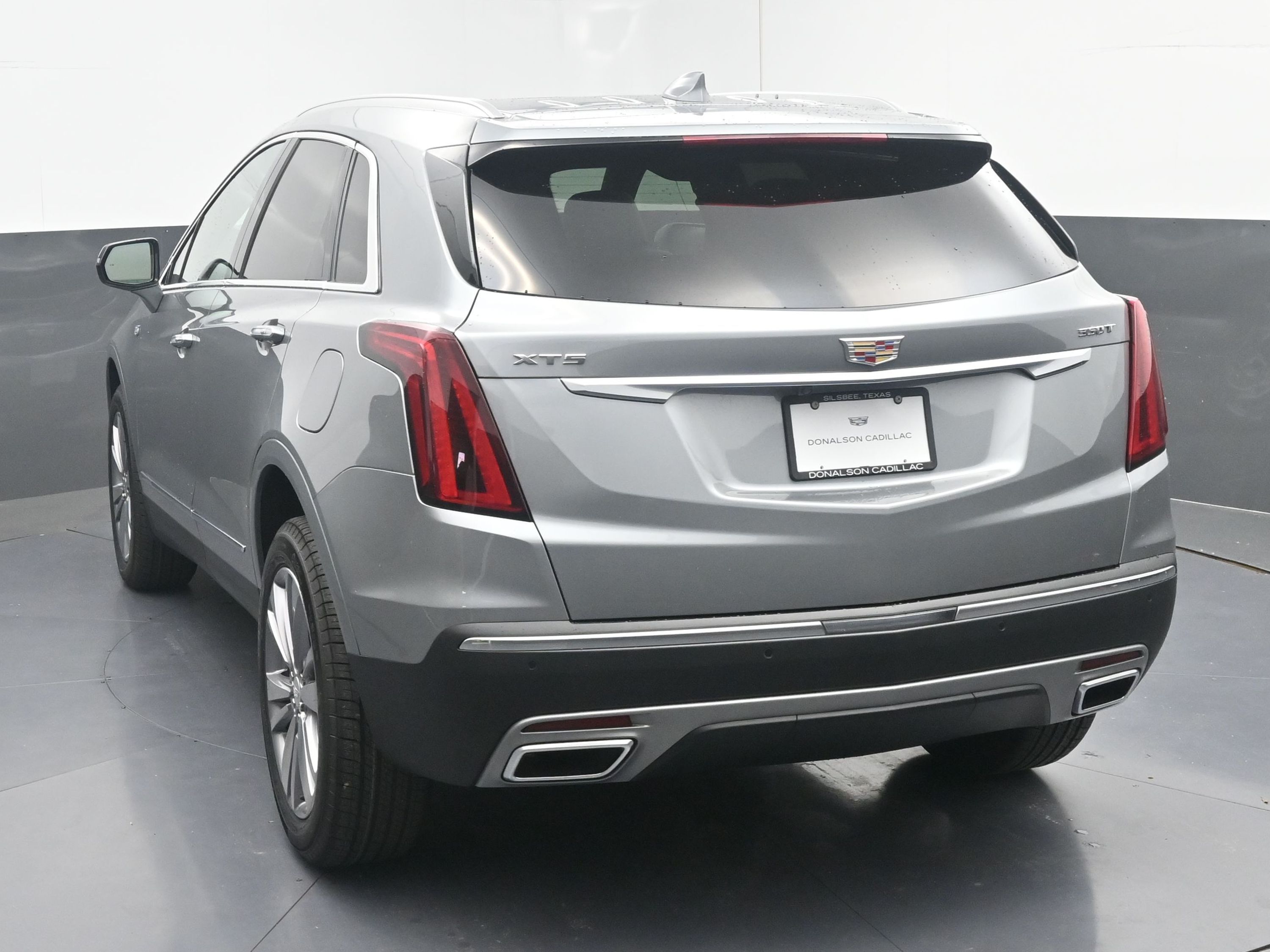 2025 Cadillac XT5 Premium Luxury photo 2