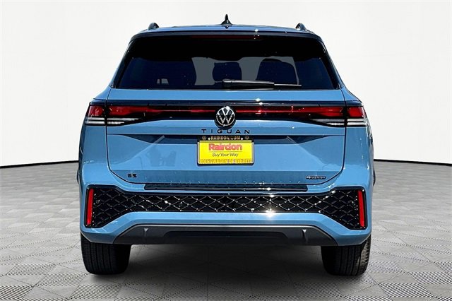2025 Volkswagen Tiguan SE R-Line Black photo 2
