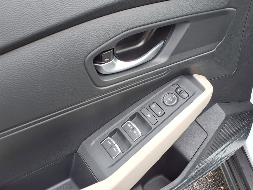 2025 Honda Accord LX photo 12
