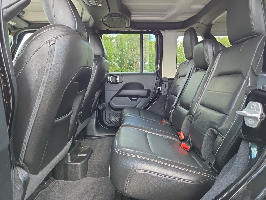 2021 Jeep Wrangler Unlimited Sahara photo 24