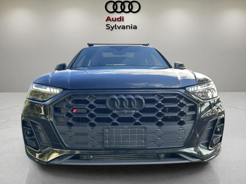 2023 Audi SQ5 Prestige photo 2