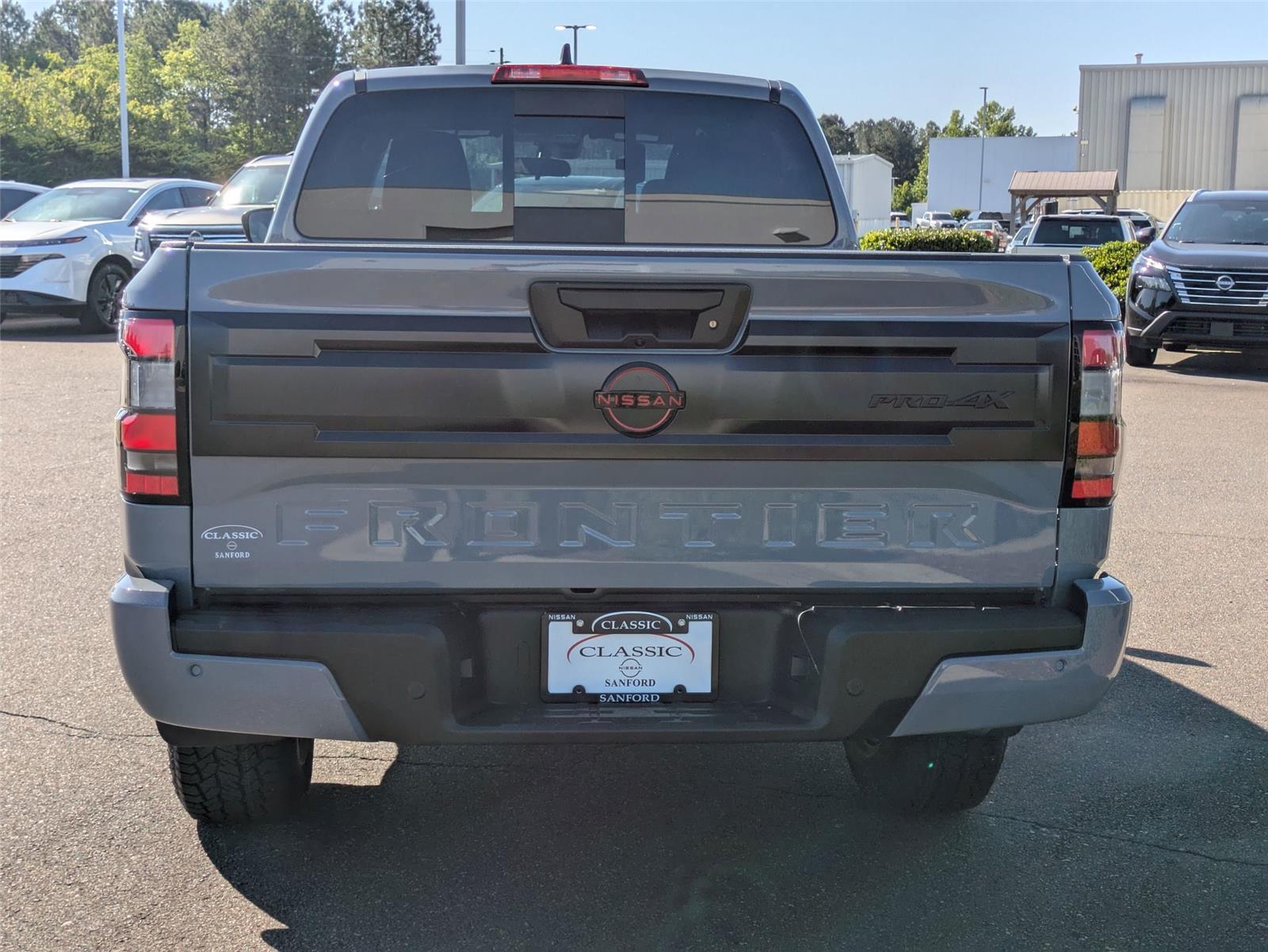 2025 Nissan Frontier PRO-4X photo 6