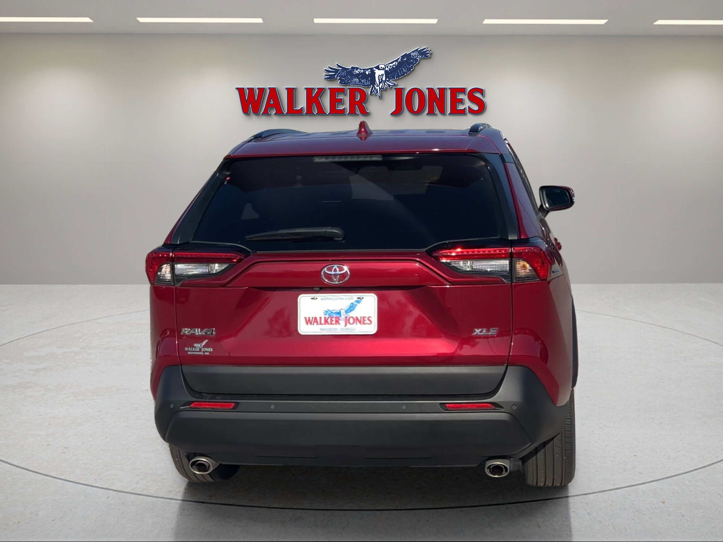 2022 Toyota RAV4 XLE Premium photo 3