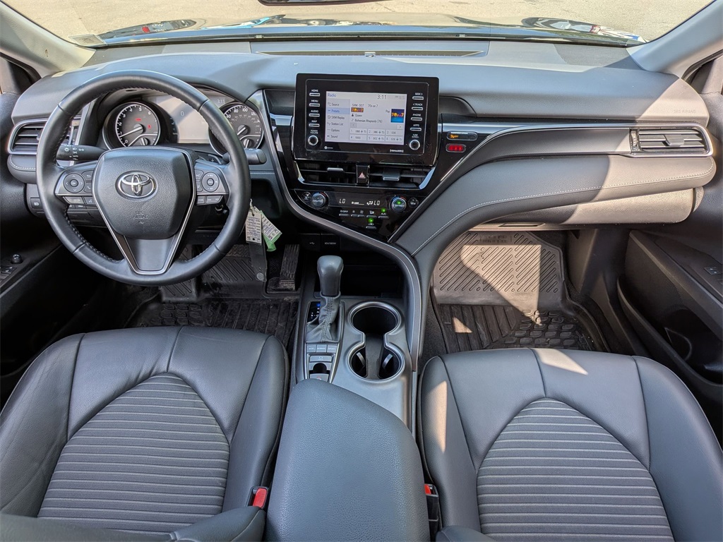 2023 Toyota Camry SE photo 18