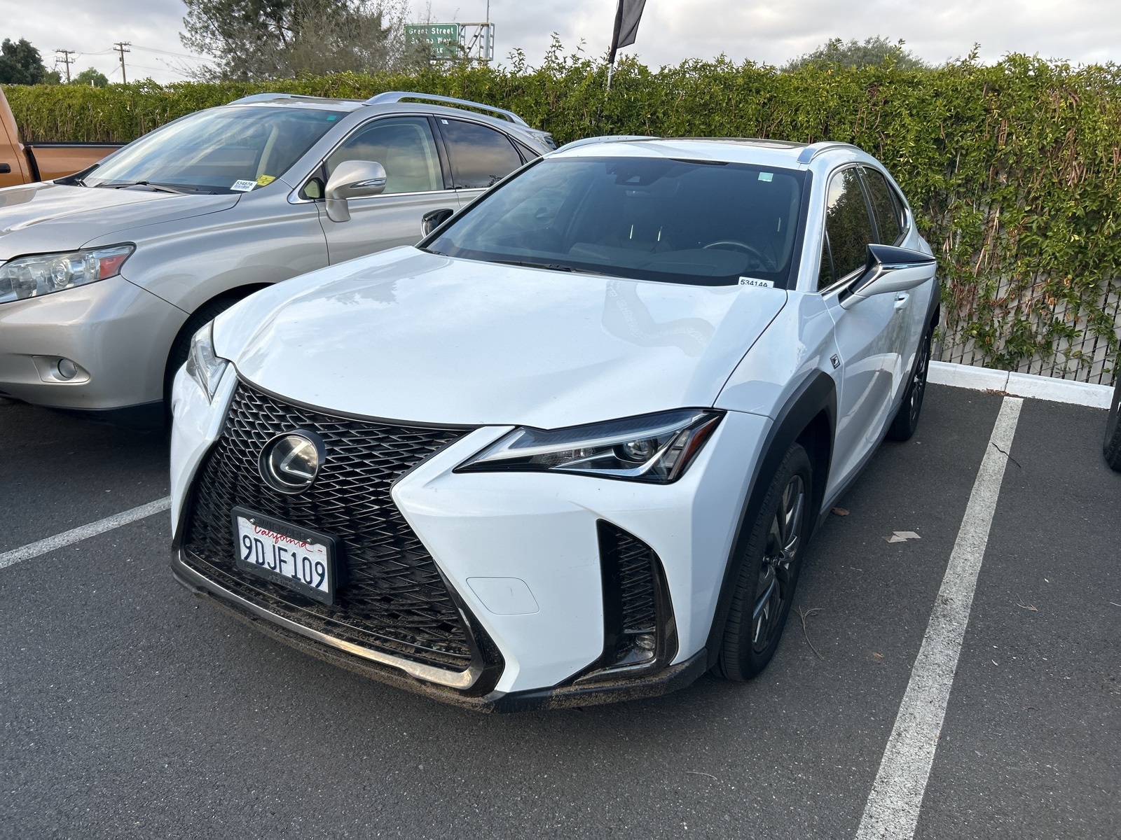 2019 Lexus UX 200 F SPORT photo 3