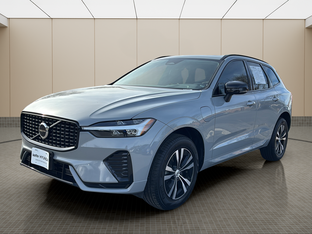 2024 Volvo XC60 Core's photo