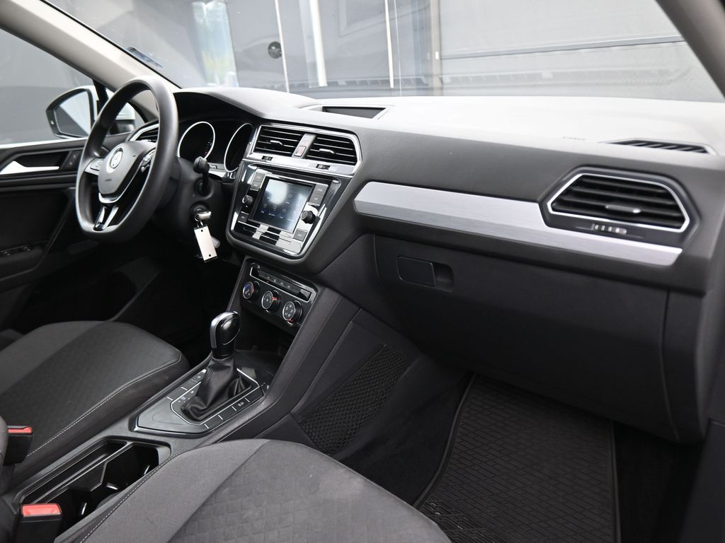 2021 Volkswagen Tiguan S photo 44