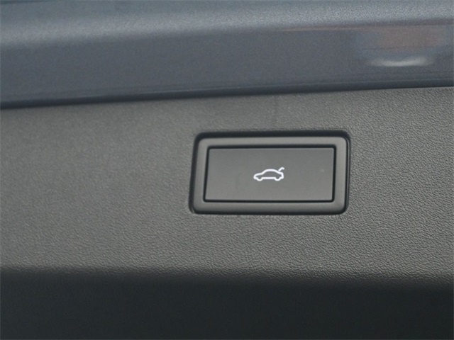 2025 Volkswagen Tiguan SE photo 23