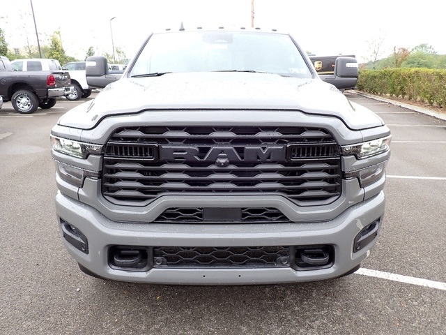 2026 Ram 3500 Big Horn photo 9