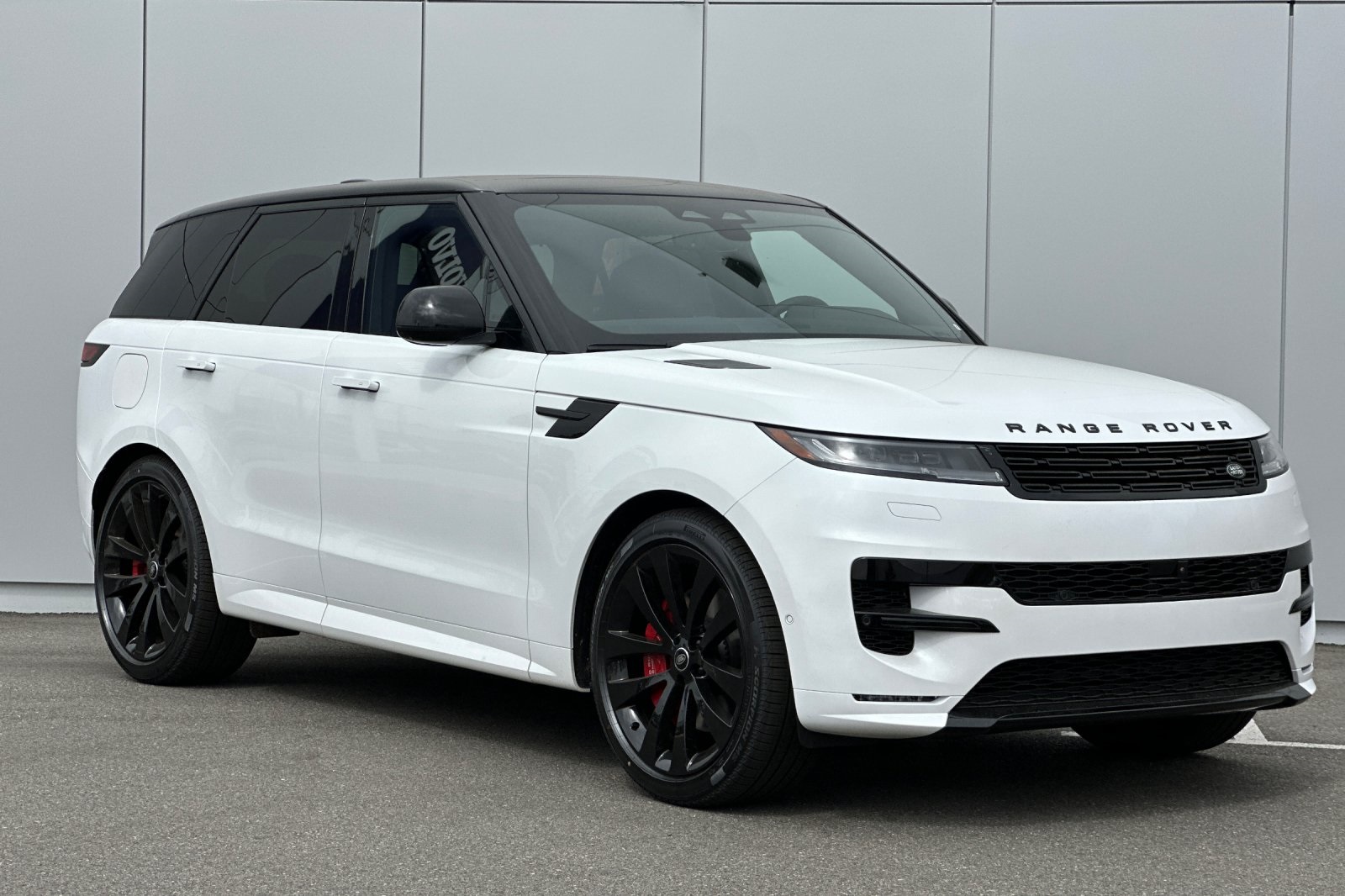 2025 Land Rover Range Rover Sport SE photo 8