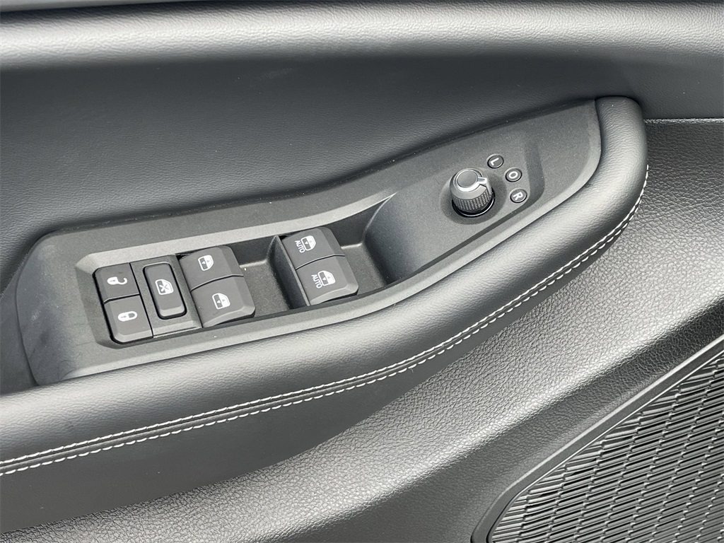 2025 Jeep Grand Cherokee Laredo X photo 13