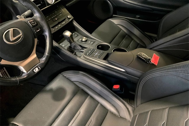 2017 Lexus RC 200t photo 16