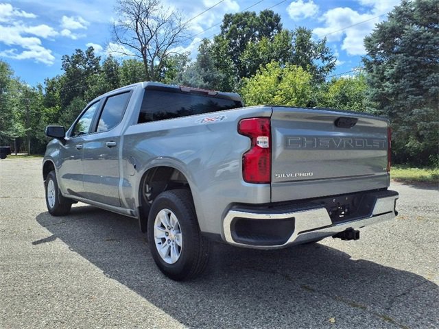 2025 Chevrolet Silverado 1500 LT photo 4