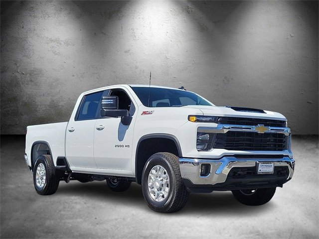 2025 Chevrolet Silverado 2500HD LT photo 3