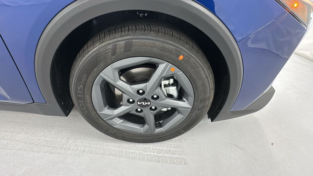 2025 Kia K4 LXS photo 9