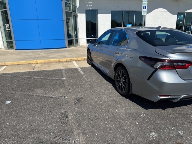 2024 Toyota Camry SE photo 4