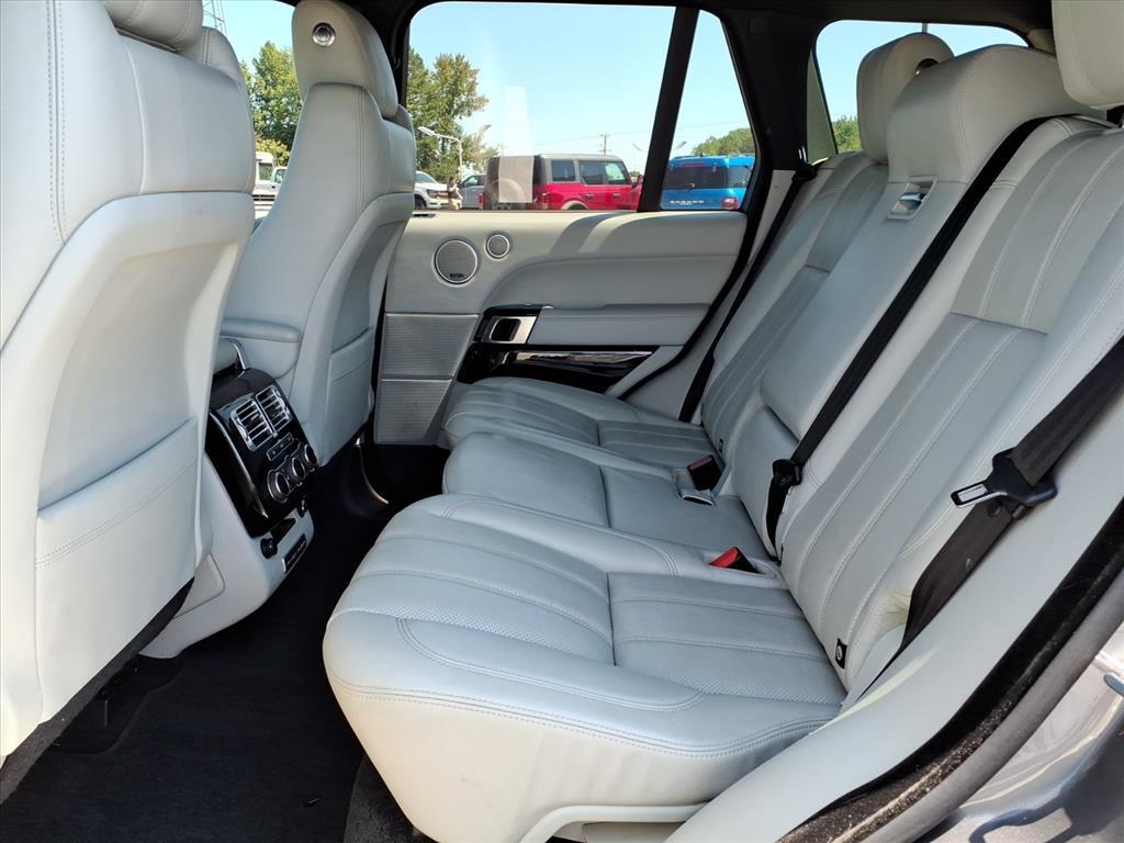 2016 Land Rover Range Rover HSE photo 25