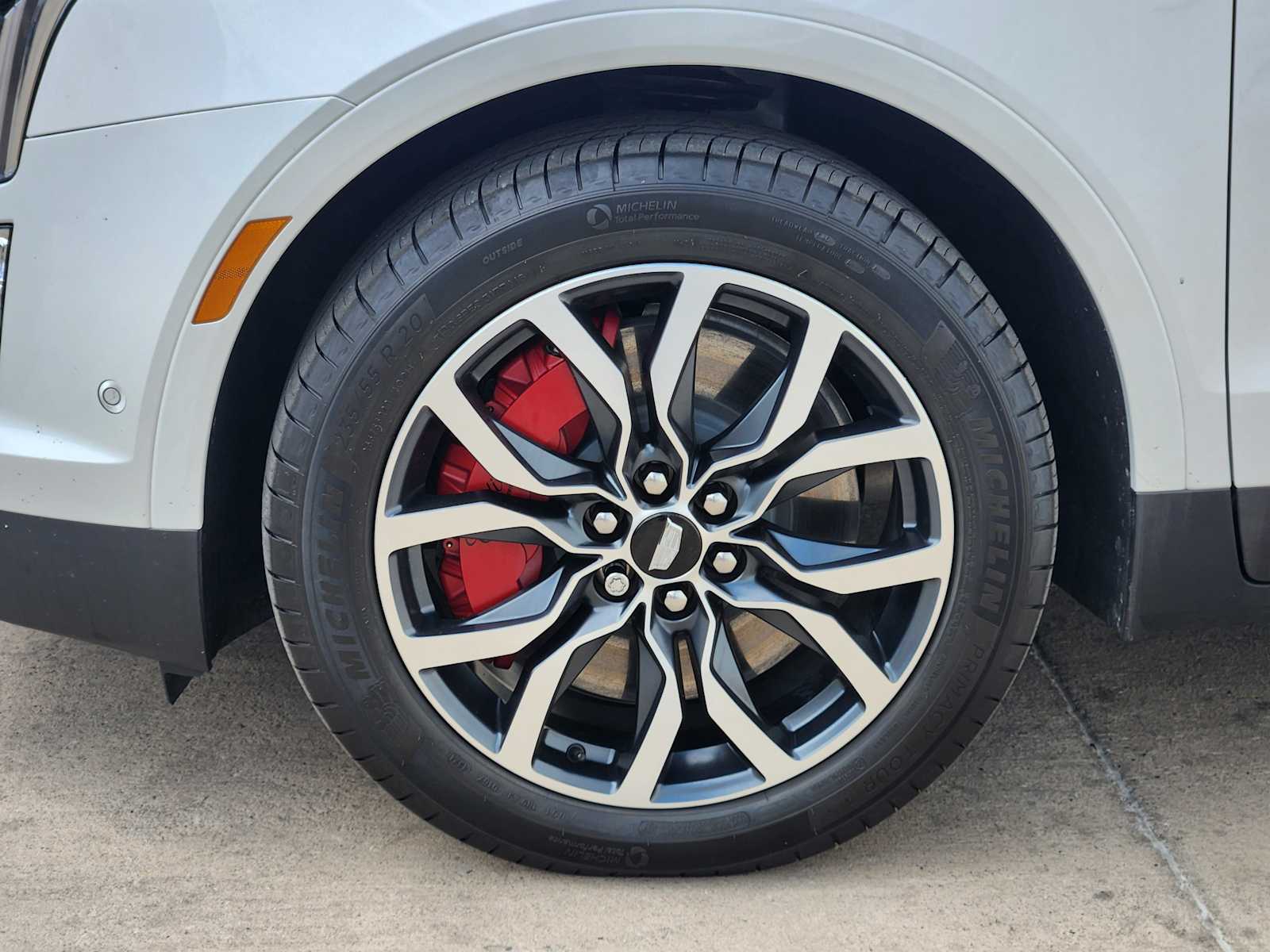2025 Cadillac XT5 Sport photo 7