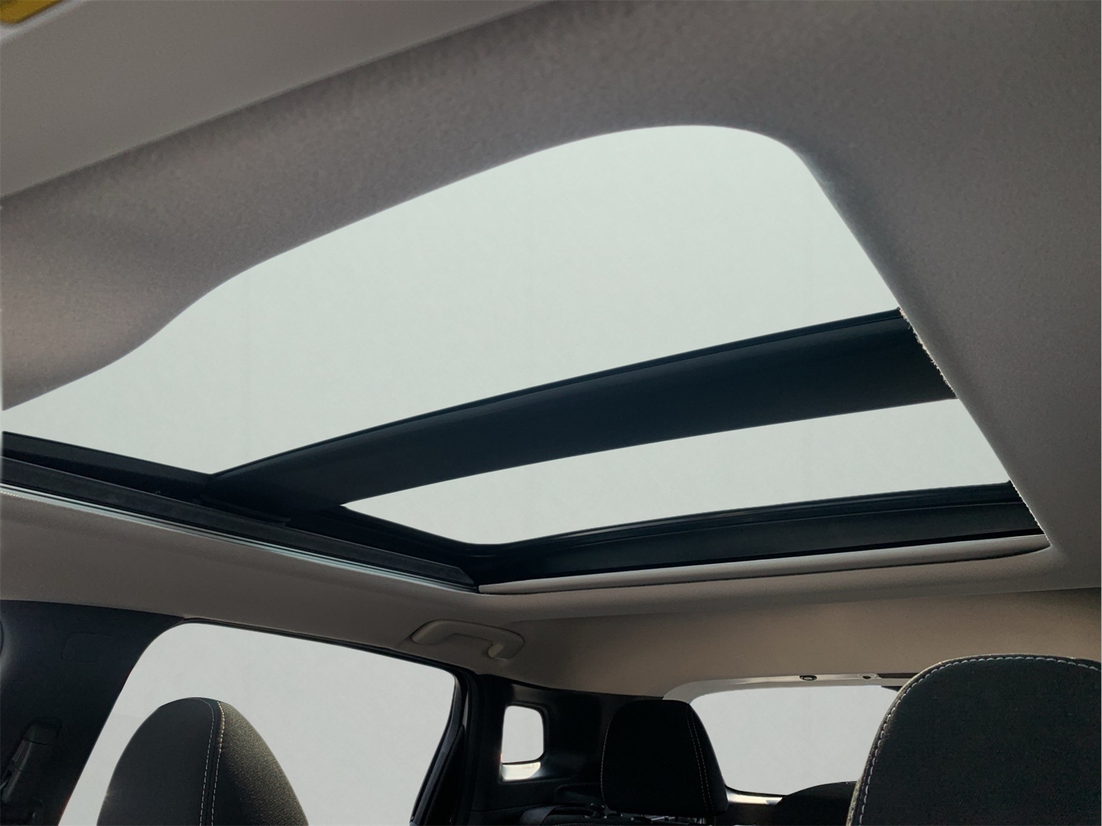2025 Nissan Kicks SV photo 20