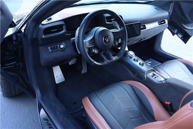 2022 Maserati MC20 Base photo 6