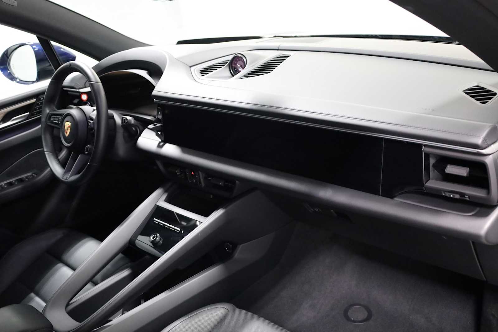 2024 Porsche Macan Electric 4 photo 6