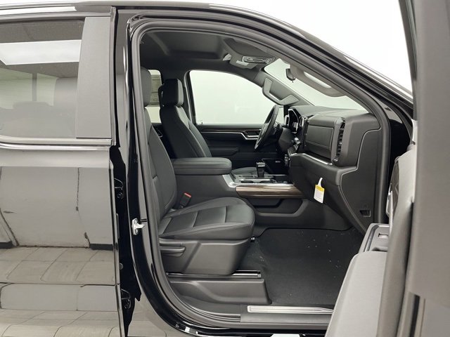 2025 Chevrolet Silverado 1500 RST photo 9