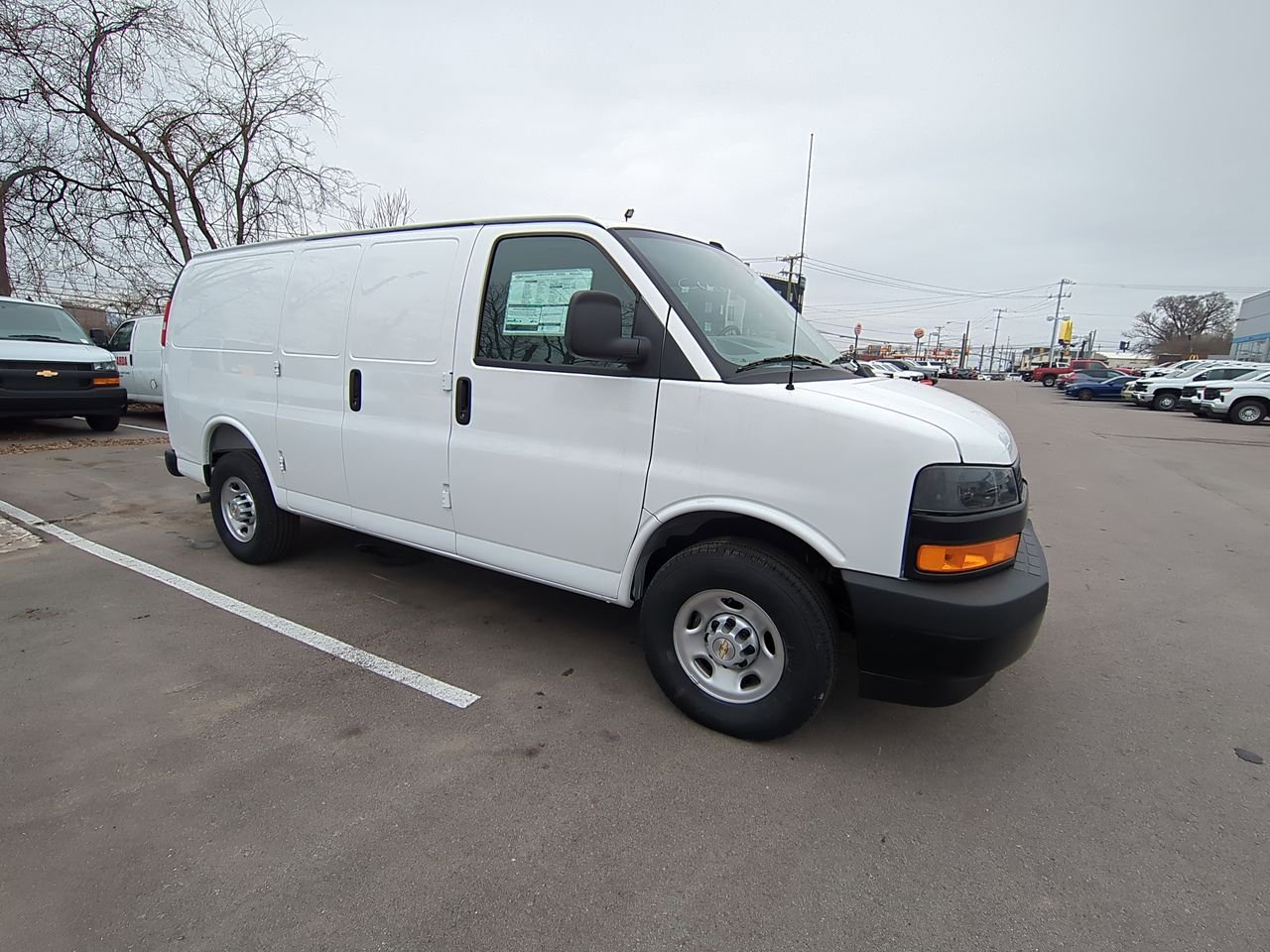 2025 Chevrolet Express Cargo 2500 photo 2