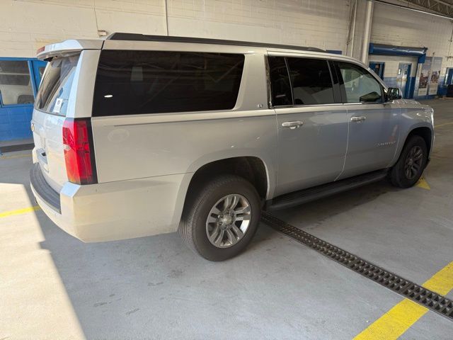 2019 Chevrolet Suburban LT photo 3