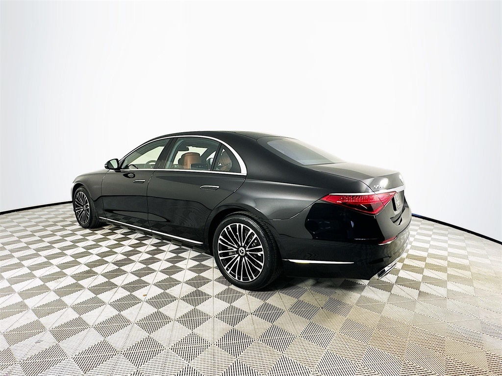 2024 Mercedes Benz S 580 4MATIC photo 3