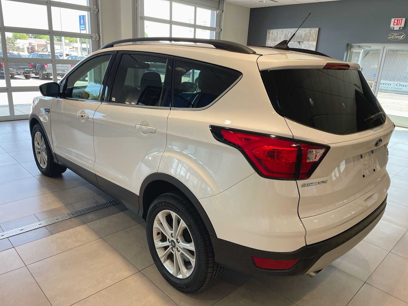 2019 Ford Escape SEL photo 5