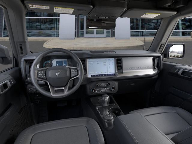 2025 Ford Bronco Outer Banks photo 8