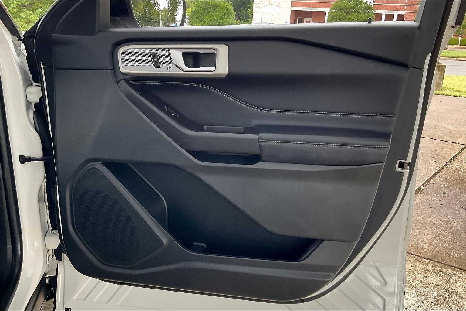 2020 Ford Explorer Limited photo 18